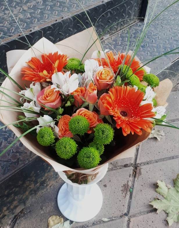 Букет цветов из: Герберы, Хризантемы, Альстромерии и Розы в Судаке
