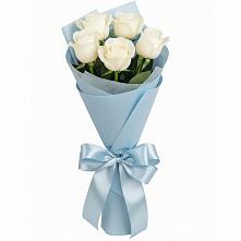 Букет 5 Белых роз Проуд в Судаке