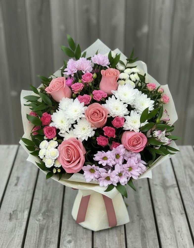 Букет цветов из: Альстромерии, Гвоздики, Розы и Хризантемы в Судаке