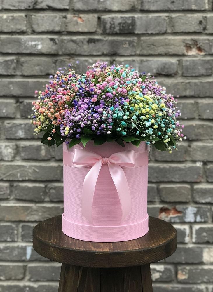 Цветочная композиция из Гипсофила и Розы в шляпной коробке в Судаке