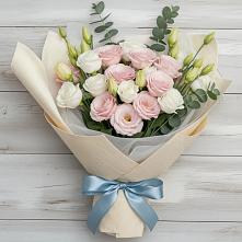 Букет цветов из:  Лизиантусы в Судаке