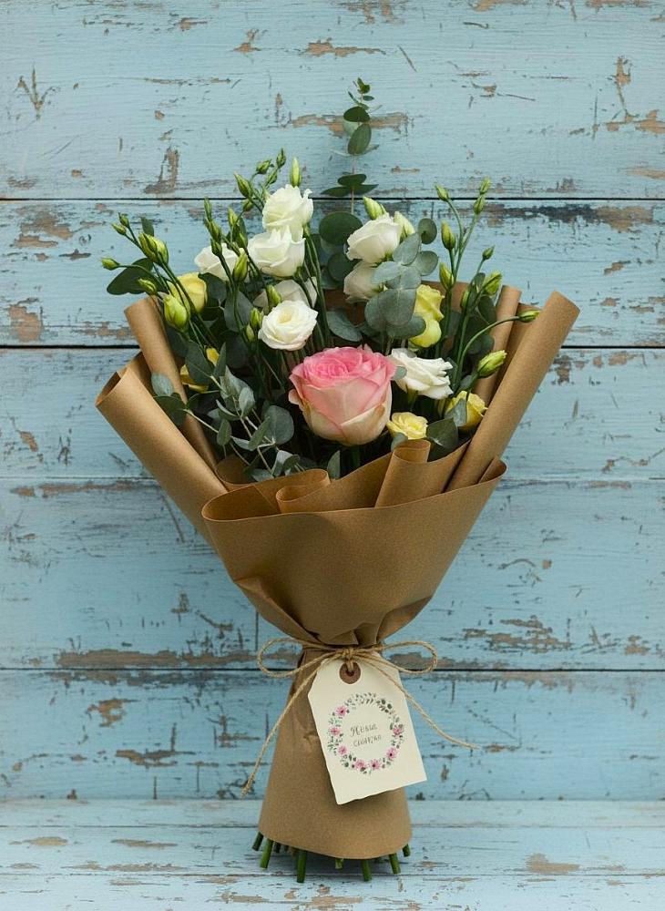 Букет цветов из: Розы и Лизиантусы в Судаке