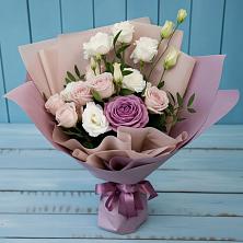 Букет цветов из:  Розы и Лизиантусы в Судаке
