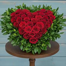 Цветочная композиция из Розы в виде сердца в Судаке