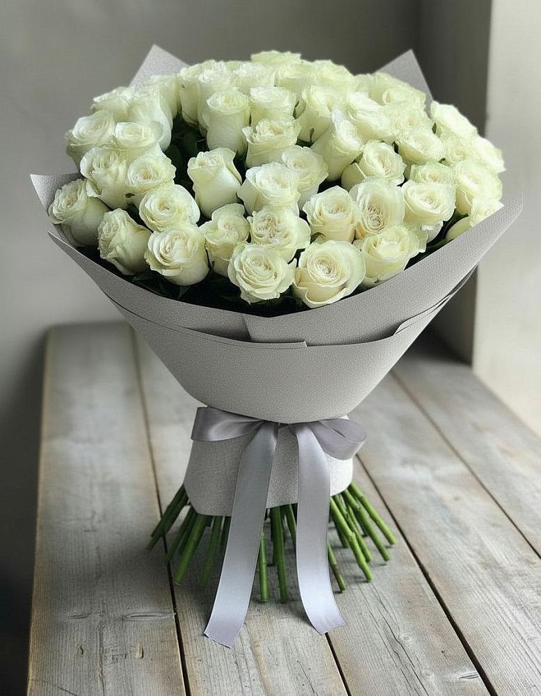 Букет 35 Белых роз в Судаке