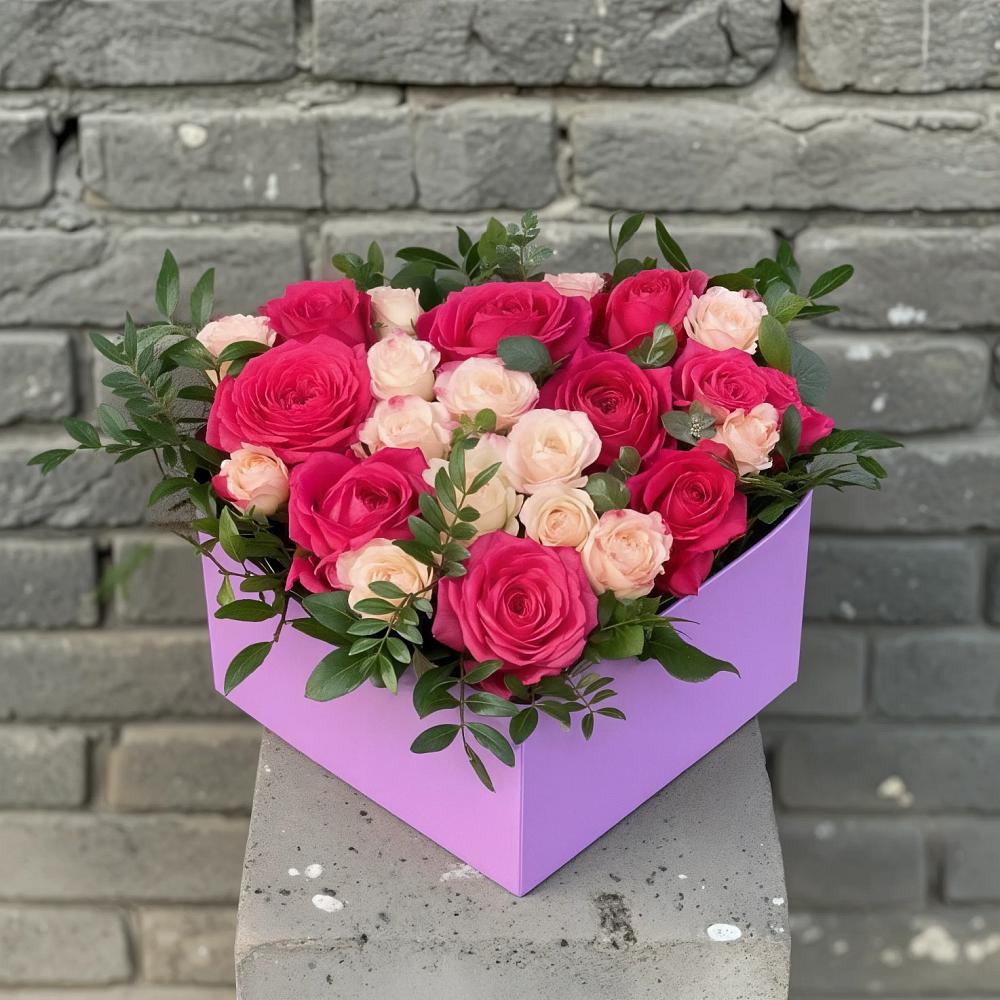 Цветочная композиция из Розы в коробке в Судаке