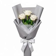 Букет 3 белые розы в Судаке