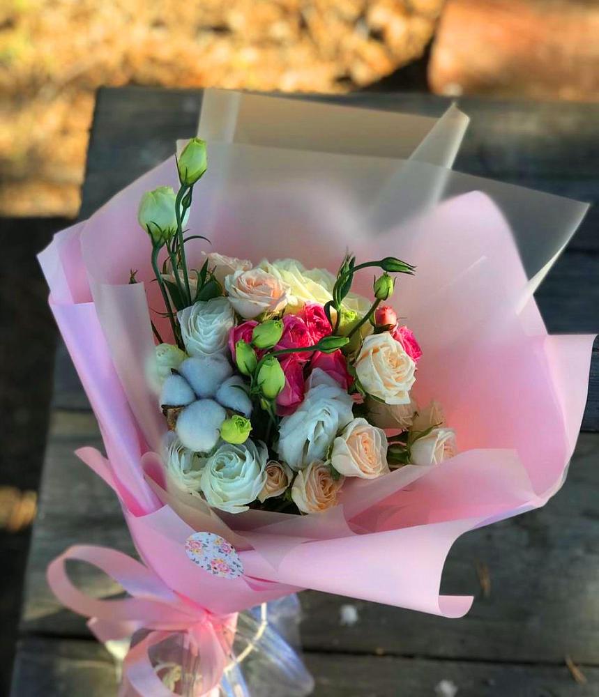 Букет цветов из: Розы и Лизиантусы в Судаке