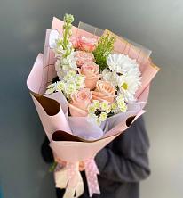 Букет цветов из:  Хризантемы и Розы в Судаке