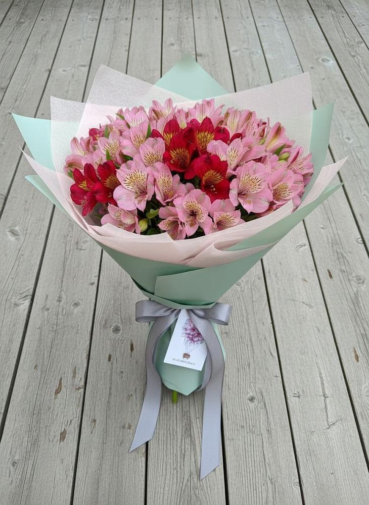 Букет цветов из: Альстромерии в Судаке