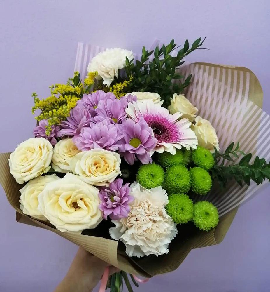 Букет цветов из: Хризантемы, Розы, Гвоздики и Герберы в Судаке