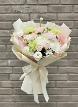 Букет цветов из:  Гвоздики, Розы, Лизиантусы и Хризантемы в Судаке