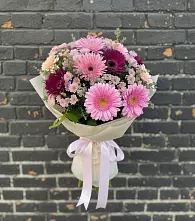 Букет цветов из:  Герберы и Хризантемы в Судаке