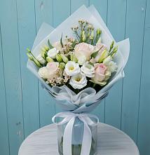Букет цветов из:  Розы и Лизиантусы в Судаке