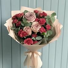 Букет цветов из:  Гвоздики и Розы в Судаке