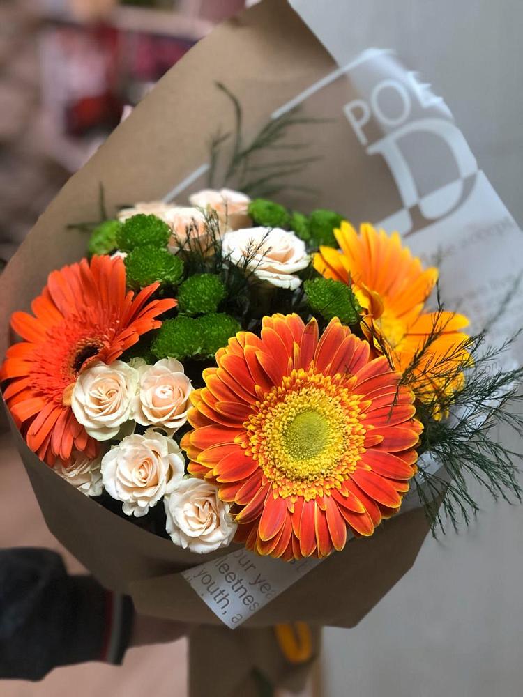 Букет цветов из: Герберы, Хризантемы и Розы в Судаке