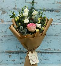 Букет цветов из:  Розы и Лизиантусы в Судаке