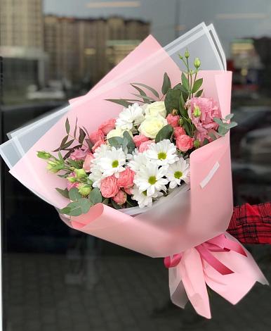 Букет цветов из: Розы, Лизиантусы и Хризантемы в Судаке