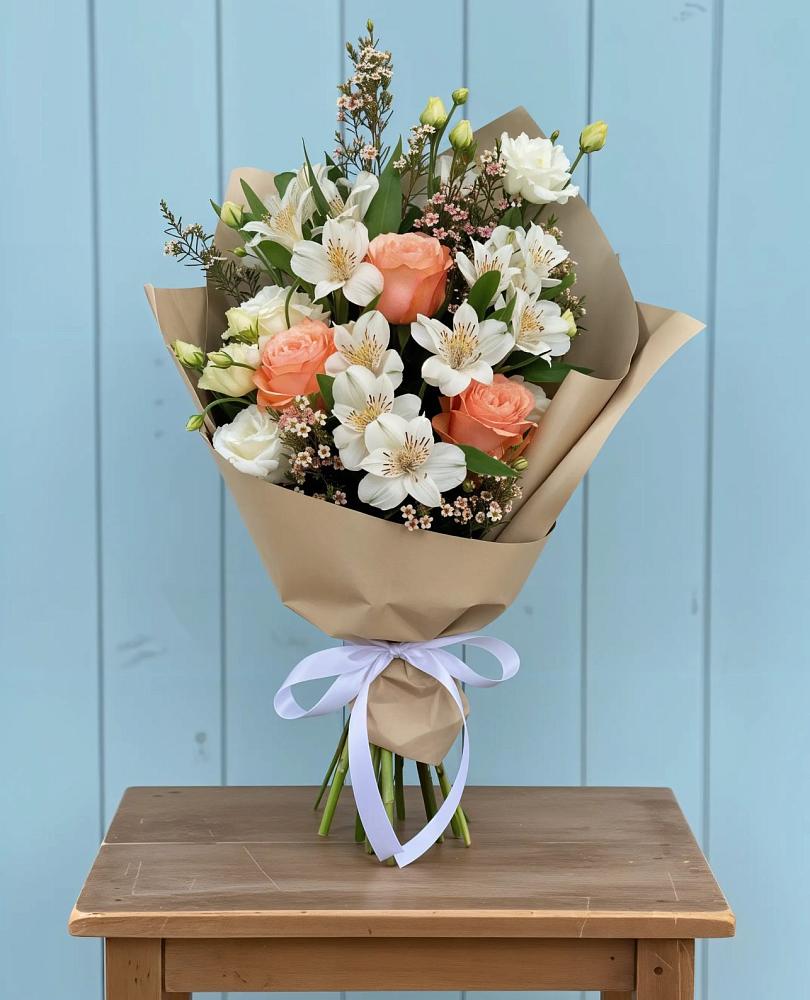 Букет цветов из: Альстромерии, Лизиантусы, Розы и Хризантемы в Судаке