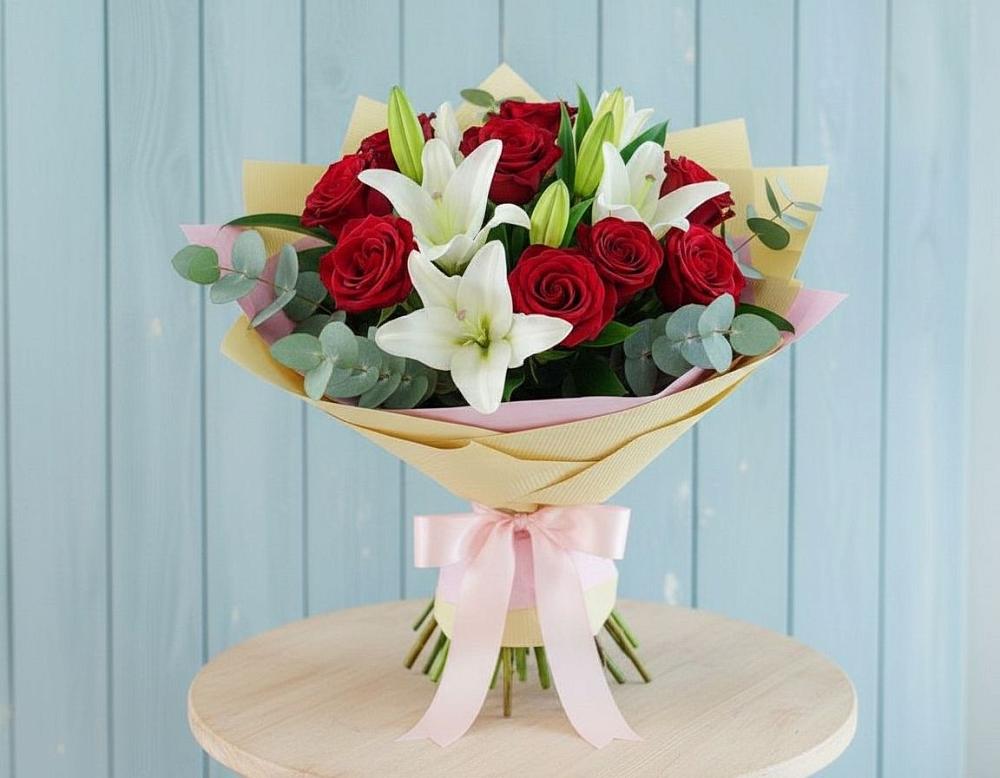 Букет цветов из: Лилии и Розы в Судаке